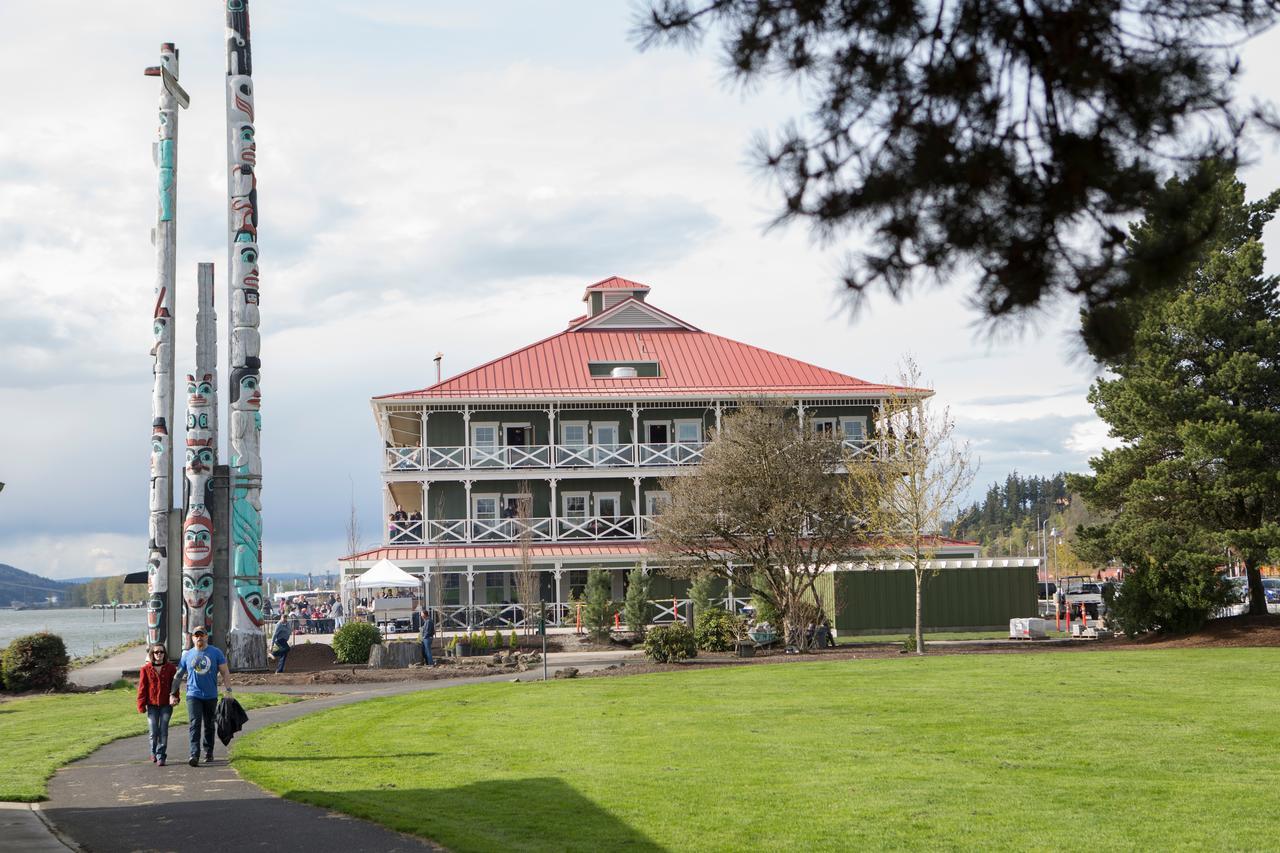 McMenamins Kalama Harbor Lodge Bagian luar foto